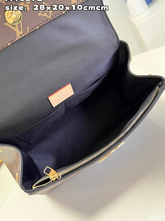 WIS BB CHANELUNY VUITTON LOUIS 1116